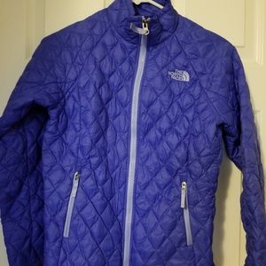 Girl med size 10/12 North Face thermoball jacket